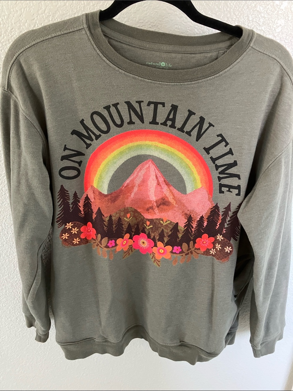 Natural Life On Mountain Time crewneck sweatshirt with pockets size XS